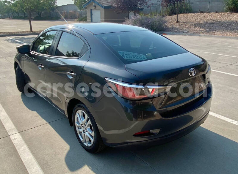 Big with watermark toyota yaris east africa victoria 8215