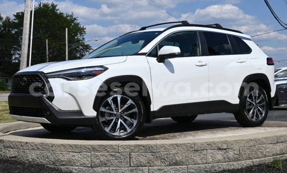 Buy Used Toyota Corolla Cross White Car in Saint Louis in Greater Victoria