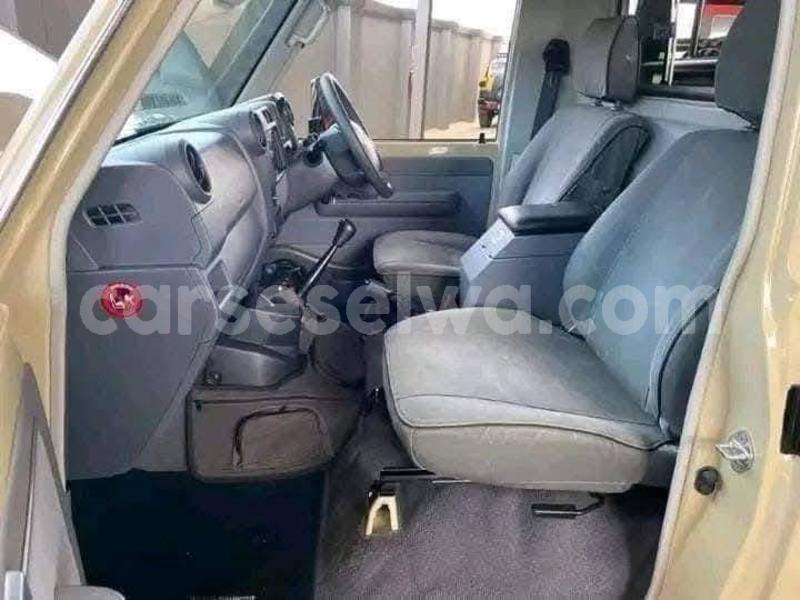 Big with watermark toyota land cruiser east africa victoria 8229