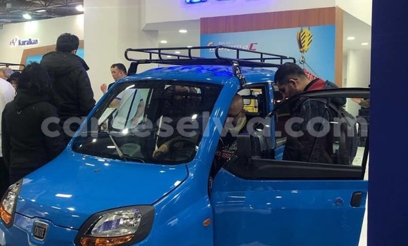 Acheter Neuf Voiture Bajaj Qute Rouge à bel Air, Grand Victoria Acheter Neuf Voiture Bajaj Qute Rouge à bel Air, Grand Victoria