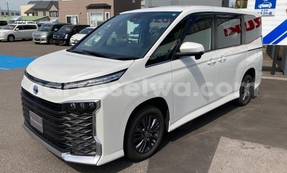 Acheter Neuf Voiture Toyota Voxy Blanc à Victoria, East africa Acheter Neuf Voiture Toyota Voxy Blanc à Victoria, East africa