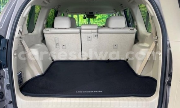 Acheter Occasion Voiture Toyota Land Cruiser Prado Noir à Victoria, East africa Acheter Occasion Voiture Toyota Land Cruiser Prado Noir à Victoria, East africa