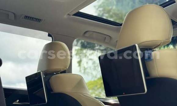 Buy Used Lexus LX 570 White Car in Victoria in East africa Buy Used Lexus LX 570 White Car in Victoria in East africa