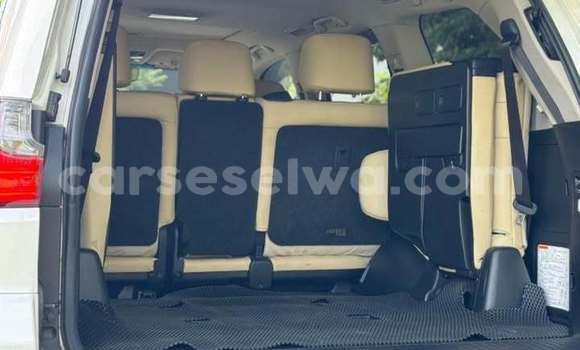 Buy Used Lexus LX 570 White Car in Victoria in East africa Buy Used Lexus LX 570 White Car in Victoria in East africa
