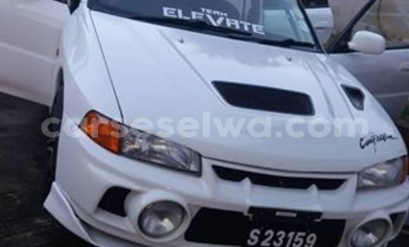 Acheter Import Voiture Mitsubishi Lancer Blanc à Beau Vallon, Nord Mahé