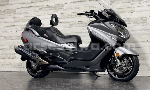 Buy Used Suzuki Burgman Black Bike in Anse Boileau in West Mahé