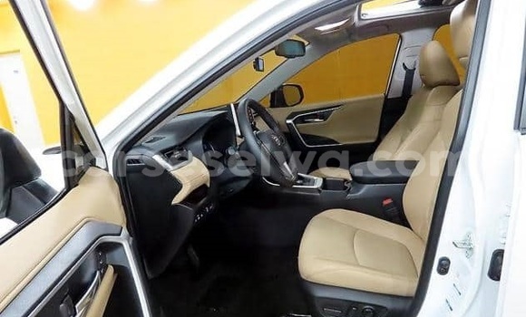 Buy Used Toyota RAV4 White Car in Anse Royale in South Mahé Buy Used Toyota RAV4 White Car in Anse Royale in South Mahé