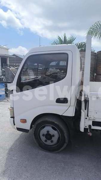 Big with watermark toyota dyna victoria mahe 8261