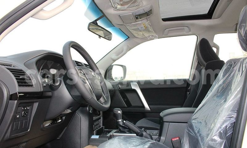 Big with watermark toyota land cruiser prado victoria mahe 8274