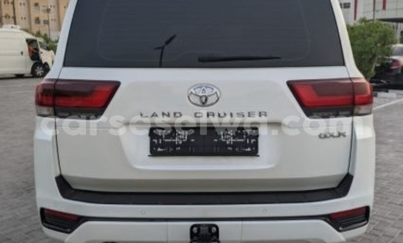 Buy Used Toyota Land Cruiser White Car in Saint Louis in Greater Victoria Buy Used Toyota Land Cruiser White Car in Saint Louis in Greater Victoria