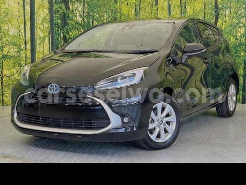 Big with watermark toyota aqua east africa victoria 8278