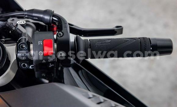 Buy Used Yamaha YZF Black Bike in Victoria in East africa Buy Used Yamaha YZF Black Bike in Victoria in East africa