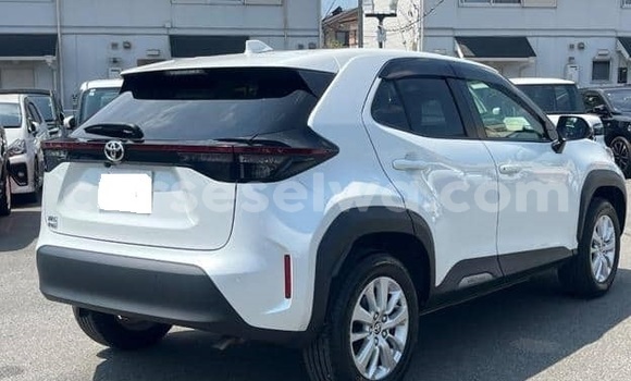 Buy Used Toyota Yaris White Car in Bel Ombre in West Mahé Buy Used Toyota Yaris White Car in Bel Ombre in West Mahé