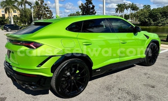 Buy Used Lamborghini Urus Concept Green Car in Anse Volbert in Inner Islands Buy Used Lamborghini Urus Concept Green Car in Anse Volbert in Inner Islands