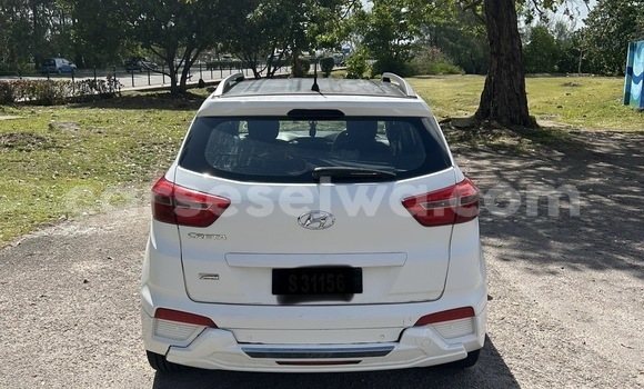 Buy Used Hyundai Creta White Car in Roche Caïman in Greater Victoria Buy Used Hyundai Creta White Car in Roche Caïman in Greater Victoria