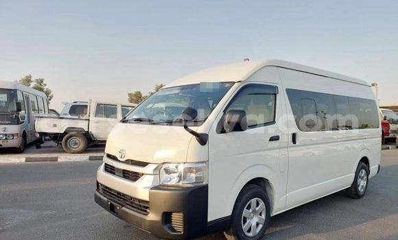 Buy Used Toyota Hiace White Car in Bel Ombre in West Mahé