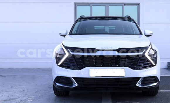 Buy Used Kia Sportage White Car in Bel Air in Greater Victoria Buy Used Kia Sportage White Car in Bel Air in Greater Victoria