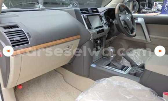 Acheter Neuf Voiture Toyota Land Cruiser Prado Blanc à Anse Aux Pins, East Mahé Acheter Neuf Voiture Toyota Land Cruiser Prado Blanc à Anse Aux Pins, East Mahé