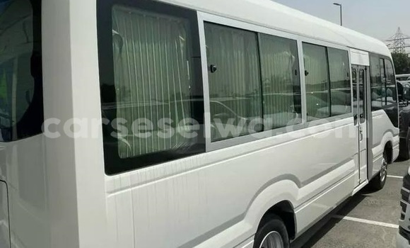 Acheter Occasion Voiture Toyota Coaster Blanc à Bel Ombre, West Mahé Acheter Occasion Voiture Toyota Coaster Blanc à Bel Ombre, West Mahé