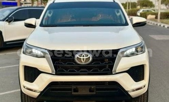 Buy Used Toyota Fortuner White Car in Bel Air in Greater Victoria Buy Used Toyota Fortuner White Car in Bel Air in Greater Victoria