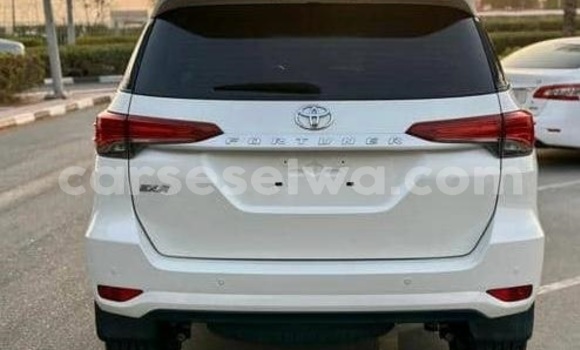 Buy Used Toyota Fortuner White Car in Bel Air in Greater Victoria Buy Used Toyota Fortuner White Car in Bel Air in Greater Victoria