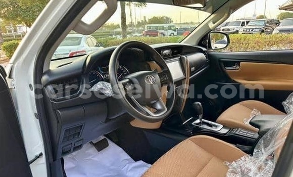 Buy Used Toyota Fortuner White Car in Bel Air in Greater Victoria Buy Used Toyota Fortuner White Car in Bel Air in Greater Victoria