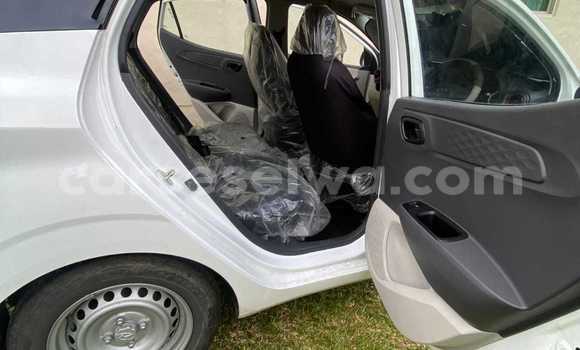 Buy Used Hyundai Grand i10 White Car in Mahe in Victoria Buy Used Hyundai Grand i10 White Car in Mahe in Victoria