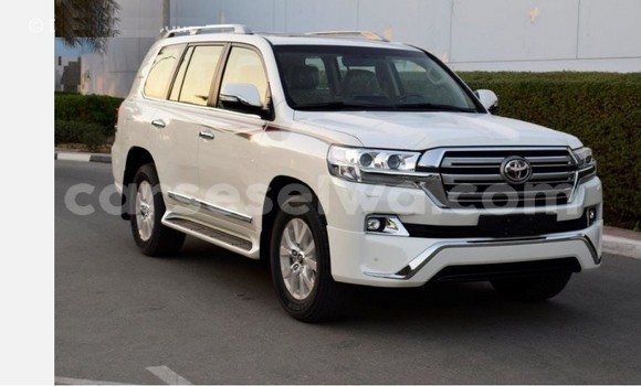 Buy Used Toyota Land Cruiser White Car in Bel Ombre in West Mahé