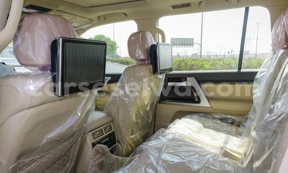 Buy Used Toyota Land Cruiser White Car in Bel Ombre in West Mahé Buy Used Toyota Land Cruiser White Car in Bel Ombre in West Mahé