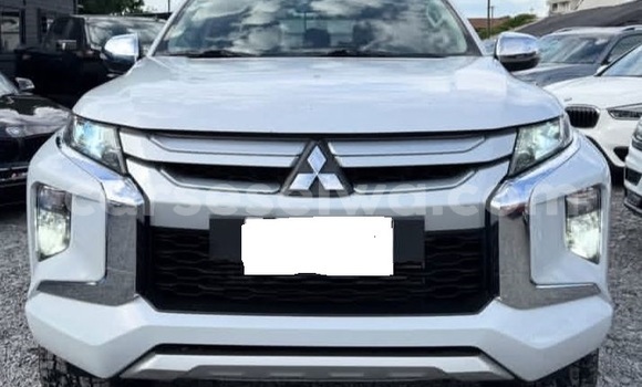 Buy Used Mitsubishi L200 White Car in Bel Air in Greater Victoria Buy Used Mitsubishi L200 White Car in Bel Air in Greater Victoria