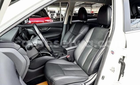 Buy Used Nissan X–Trail White Car in Bel Air in Greater Victoria Buy Used Nissan X–Trail White Car in Bel Air in Greater Victoria