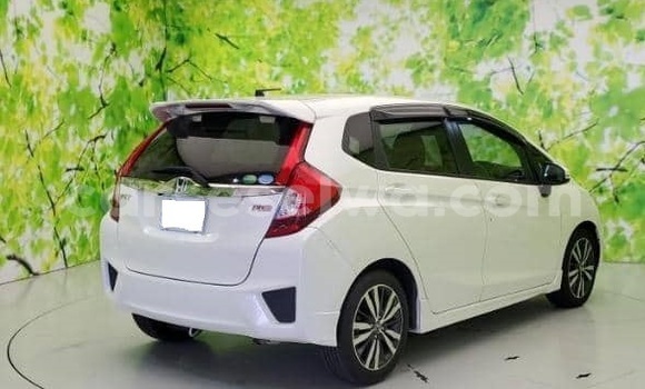 Buy Used Honda FIT White Car in Bel Air in Greater Victoria Buy Used Honda FIT White Car in Bel Air in Greater Victoria