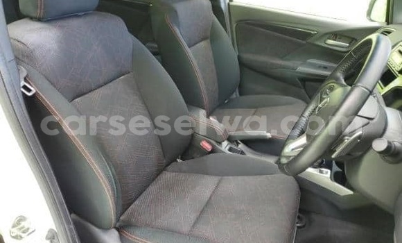 Buy Used Honda FIT White Car in Bel Air in Greater Victoria Buy Used Honda FIT White Car in Bel Air in Greater Victoria