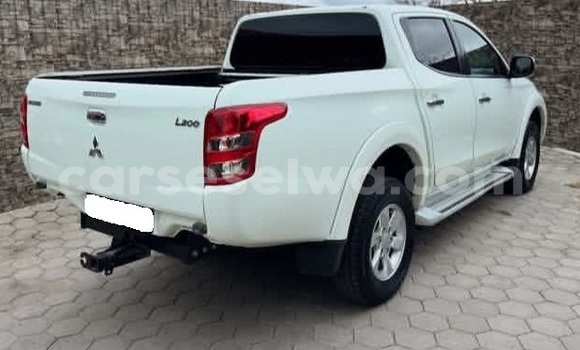 Buy Used Mitsubishi L200 White Car in Bel Air in Greater Victoria Buy Used Mitsubishi L200 White Car in Bel Air in Greater Victoria