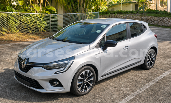 Buy Used Renault Clio Silver Car in Beau Vallon in North Mahé