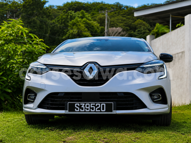 Big with watermark renault clio north mahe beau vallon 8349
