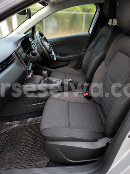 Big with watermark renault clio north mahe beau vallon 8349