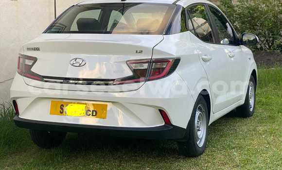 Buy Used Hyundai Grand i10 White Car in Bel Ombre in West Mahé
