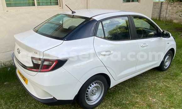 Buy Used Hyundai Grand i10 White Car in Bel Ombre in West Mahé Buy Used Hyundai Grand i10 White Car in Bel Ombre in West Mahé