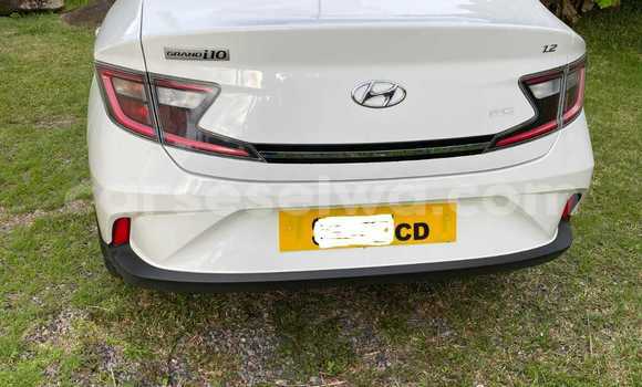 Buy Used Hyundai Grand i10 White Car in Bel Ombre in West Mahé Buy Used Hyundai Grand i10 White Car in Bel Ombre in West Mahé
