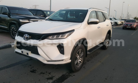 Buy Used Toyota Fortuner White Car in Anse Boileau in West Mahé