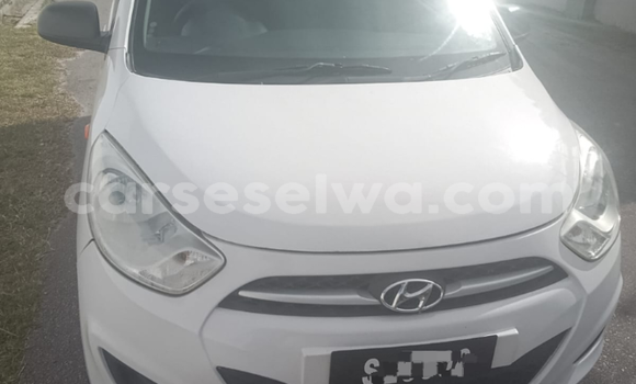 Buy Used Hyundai i10 White Car in Anse Royale in South Mahé