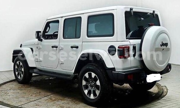 Buy Used Jeep Wrangler White Car in Bel Ombre in West Mahé Buy Used Jeep Wrangler White Car in Bel Ombre in West Mahé