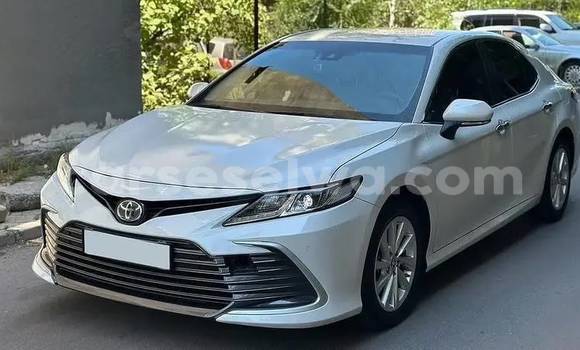 Buy Used Toyota Camry White Car in Bel Air in Greater Victoria Buy Used Toyota Camry White Car in Bel Air in Greater Victoria