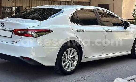 Buy Used Toyota Camry White Car in Bel Air in Greater Victoria Buy Used Toyota Camry White Car in Bel Air in Greater Victoria