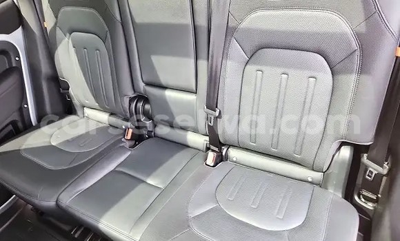 Buy Used Land Rover Defender White Car in Cascade in Cascade Buy Used Land Rover Defender White Car in Cascade in Cascade