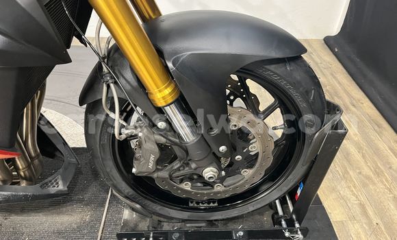 Buy Used Suzuki GSX-S White Bike in Mont Buxton in Greater Victoria Buy Used Suzuki GSX-S White Bike in Mont Buxton in Greater Victoria