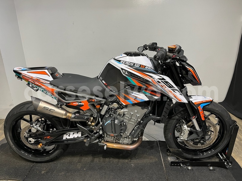 Big with watermark ktm duke greater victoria les mamelles 8367