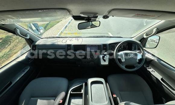 Buy Used Toyota Hiace White Car in Bel Air in Greater Victoria Buy Used Toyota Hiace White Car in Bel Air in Greater Victoria