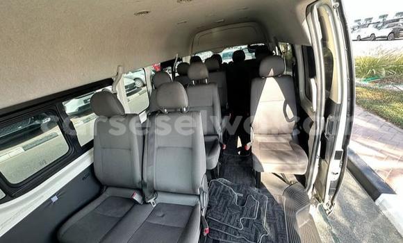 Buy Used Toyota Hiace White Car in Bel Air in Greater Victoria Buy Used Toyota Hiace White Car in Bel Air in Greater Victoria